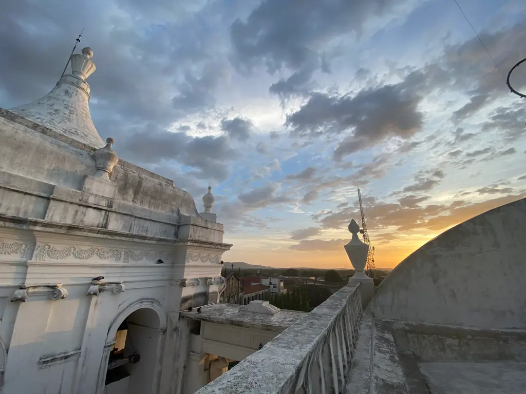 León