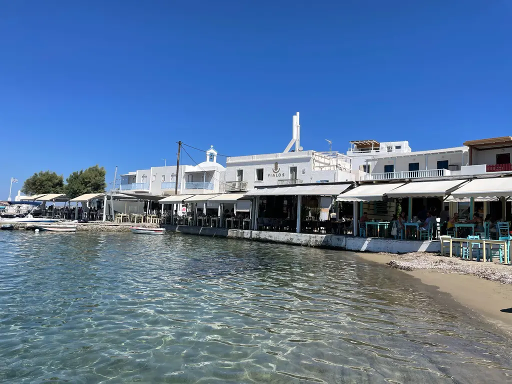 White Pebble Suites & Spa